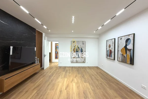 Shtepi ne shitje Apartament ne Tirane, 2+1, Mobilimi Pjeserisht e mobiluar, Pagesa 26,000,000  Leke.