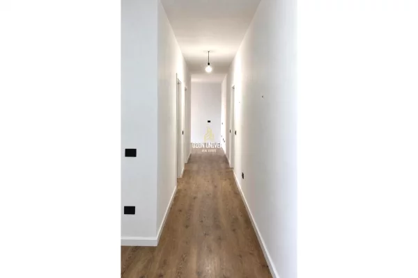 Shtepi ne shitje Apartament ne Tirane, 2+1, Mobilimi Bosh, pa mobiluar, Pagesa 13,300,000  Leke.