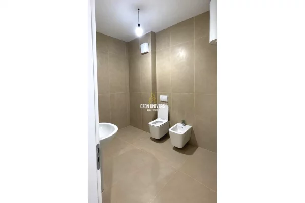 Shtepi ne shitje Apartament ne Tirane, 2+1, Mobilimi Bosh, pa mobiluar, Pagesa 13,300,000  Leke.