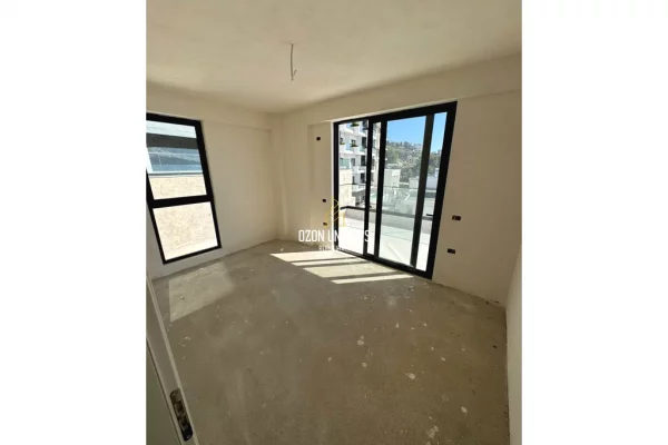 Shtepi ne shitje Apartament ne Sarande, 2+1, Mobilimi Bosh, pa mobiluar, Pagesa 350,000  Euro.