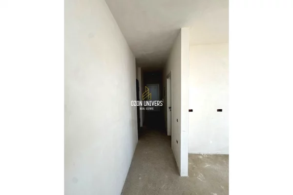 Shtepi ne shitje Apartament ne Sarande, 2+1, Mobilimi Bosh, pa mobiluar, Pagesa 350,000  Euro.