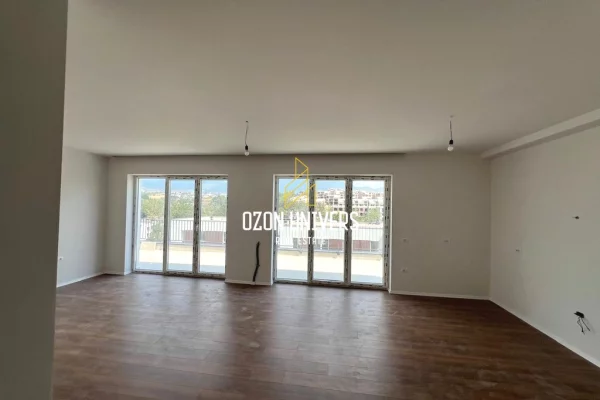 Shtepi ne shitje Apartament ne Tirane, 2+1, Mobilimi Bosh, pa mobiluar, Pagesa 270,000  Euro.