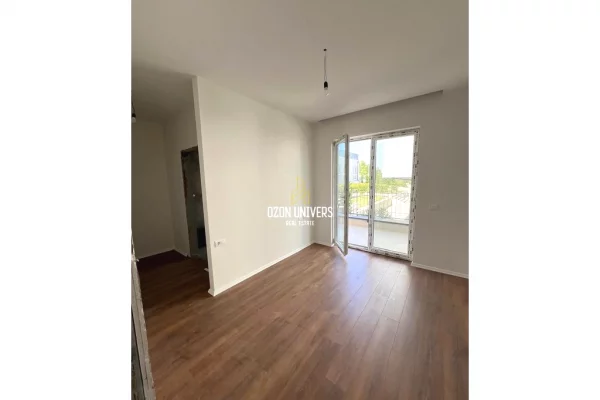 Shtepi ne shitje Apartament ne Tirane, 2+1, Mobilimi Bosh, pa mobiluar, Pagesa 270,000  Euro.
