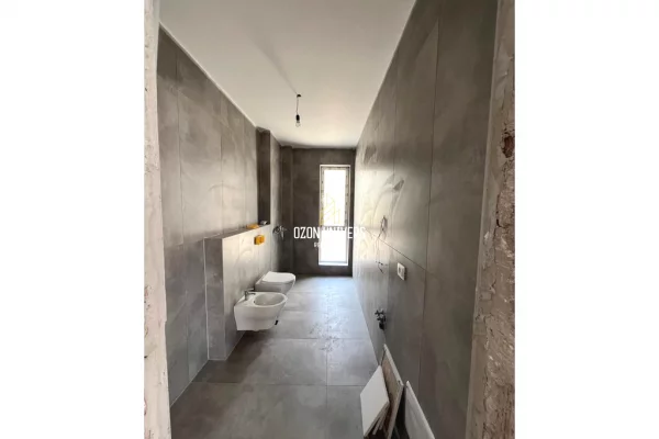 Shtepi ne shitje Apartament ne Tirane, 2+1, Mobilimi Bosh, pa mobiluar, Pagesa 270,000  Euro.