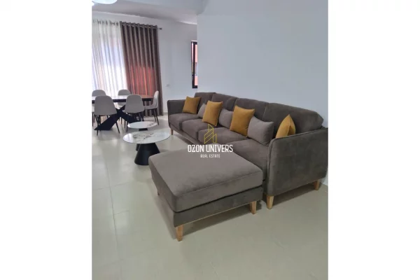Shtepi me qera 2+1 ne Tirane - 85,000 Leke
