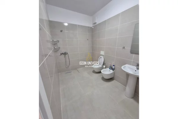 Shtepi me qera Apartament ne Tirane, 2+1, Mobilimi E mobiluar, Pagesa 85,000  Leke.