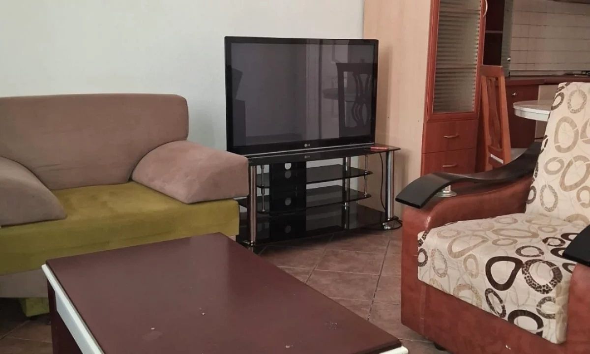 Shtepi me qera Duplex(shtepi me 2 kate) ne Tirane, 1+1, Mobilimi E mobiluar, Pagesa 32,000  Leke.