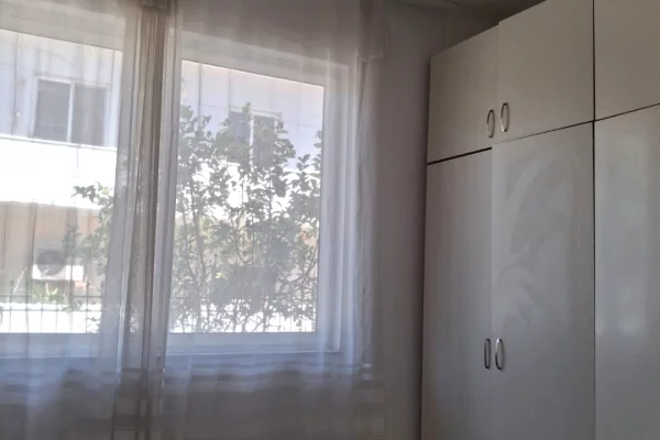 Shtepi me qera Duplex(shtepi me 2 kate) ne Tirane, 1+1, Mobilimi E mobiluar, Pagesa 32,000  Leke.