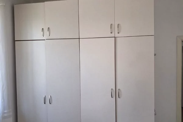 Shtepi me qera Duplex(shtepi me 2 kate) ne Tirane, 1+1, Mobilimi E mobiluar, Pagesa 32,000  Leke.