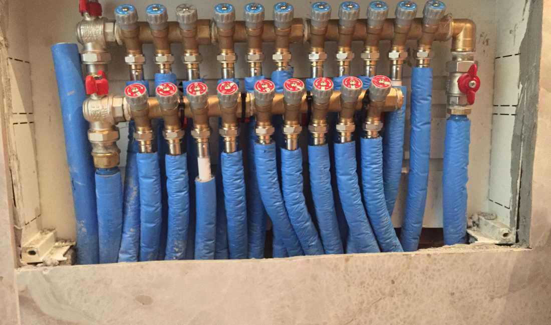 Ofrojme sherbime hidraulike