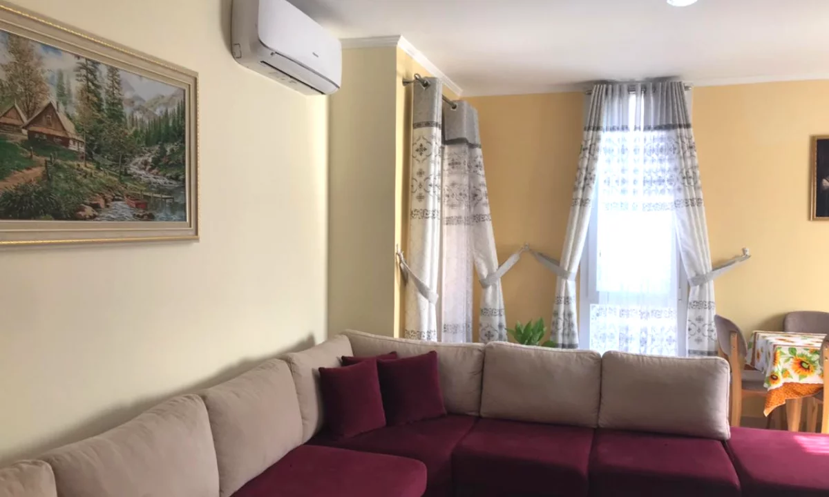 Shtepi ne shitje Apartament ne Tirane, 2+1, Mobilimi E mobiluar, Pagesa 140,000  Euro.