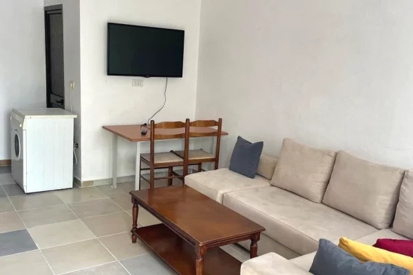 Shtepi me qera Apartament ne Tirane, 2+1, Mobilimi E mobiluar, Pagesa 40,000  Leke.