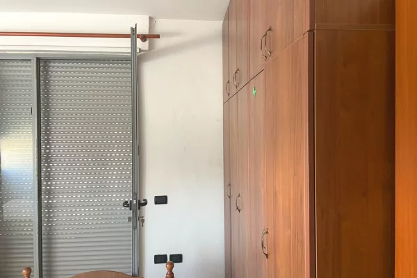 Shtepi me qera Apartament ne Tirane, 1+1, Mobilimi E mobiluar, Pagesa 45,000  Leke.