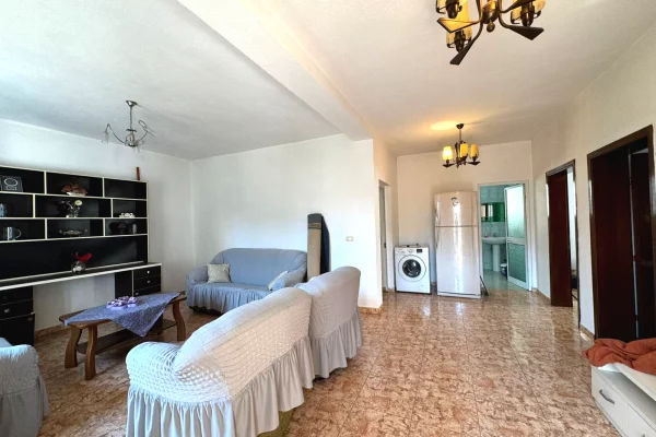 Shtepi me qera 3+1 ne Tirane - 40,000 Leke