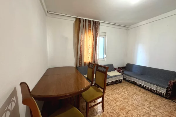 Shtepi me qera Shtepi Private ne Tirane, 3+1, Mobilimi E mobiluar, Pagesa 40,000  Leke.