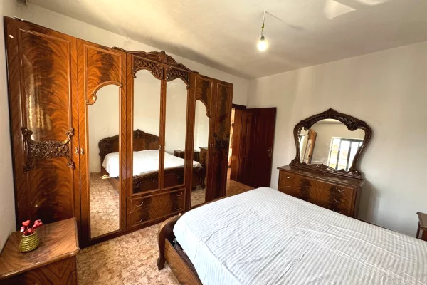 Shtepi me qera Shtepi Private ne Tirane, 3+1, Mobilimi E mobiluar, Pagesa 40,000  Leke.