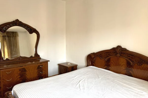 Shtepi me qera Shtepi Private ne Tirane, 3+1, Mobilimi E mobiluar, Pagesa 40,000  Leke.