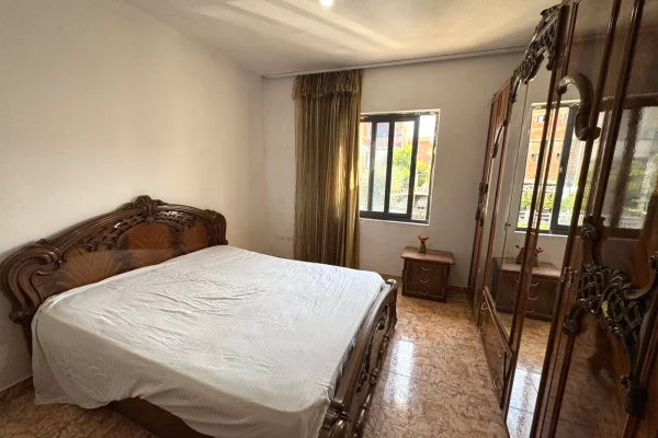 Shtepi me qera Shtepi Private ne Tirane, 3+1, Mobilimi E mobiluar, Pagesa 40,000  Leke.