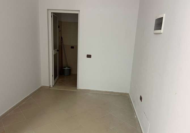 Ambient biznesi me qera 3+1 ne Tirane - 25,000 Leke