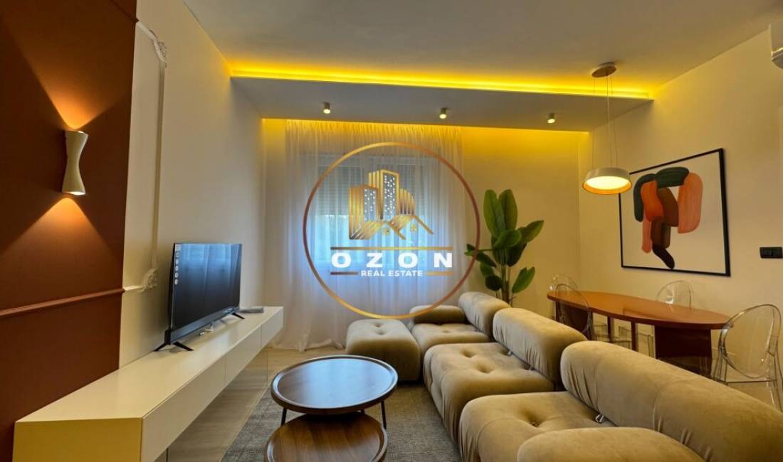 Appartamento in vendita a Tirana 1+1, Arredato