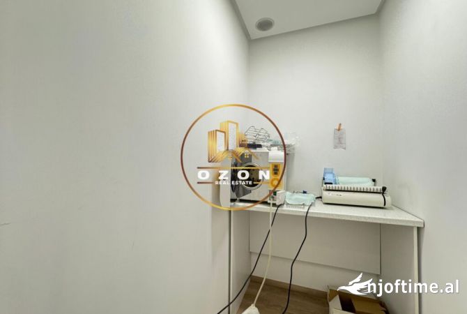 Shitet Biznesi (Klinike) ne Rrugen Perlat Rexhepi, Bllok!