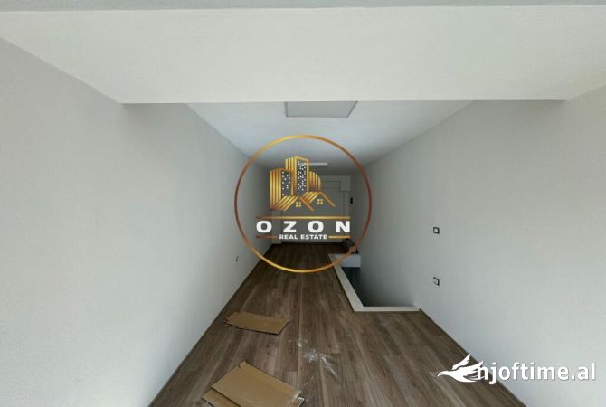 Ambiente Commerciale in Affitto 1+1 a Tirana - 450 Euro