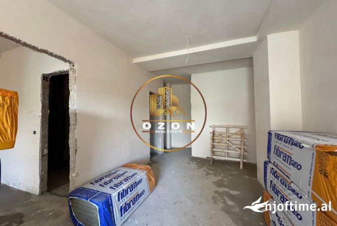 Shtepi ne shitje Apartament ne Tirane, 2+1, Mobilimi Bosh, pa mobiluar, Pagesa 230,000  Euro.