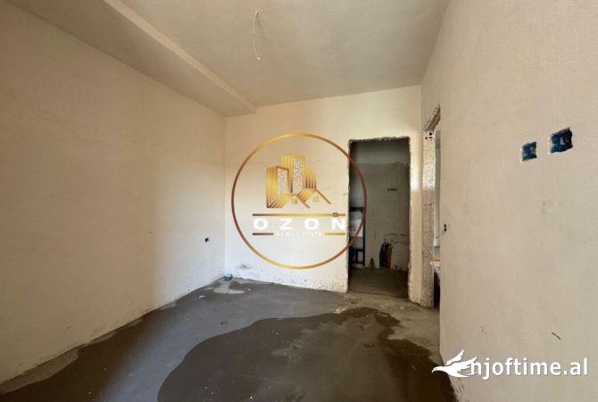 Shtepi ne shitje Apartament ne Tirane, 2+1, Mobilimi Bosh, pa mobiluar, Pagesa 230,000  Euro.