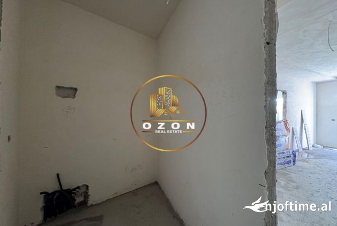 Shtepi ne shitje Apartament ne Tirane, 2+1, Mobilimi Bosh, pa mobiluar, Pagesa 230,000  Euro.