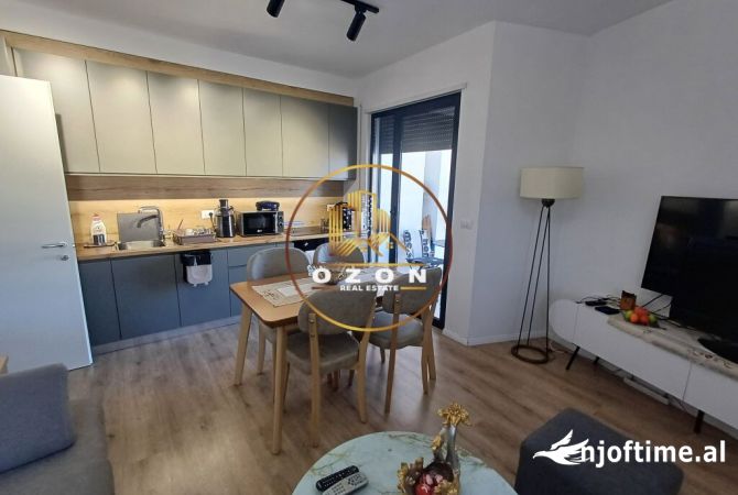Shtepi ne shitje Apartament ne Tirane, 2+1, Mobilimi E mobiluar, Pagesa 14,600,000  Leke.