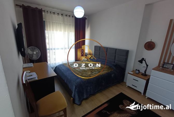Shtepi ne shitje Apartament ne Tirane, 2+1, Mobilimi E mobiluar, Pagesa 14,600,000  Leke.
