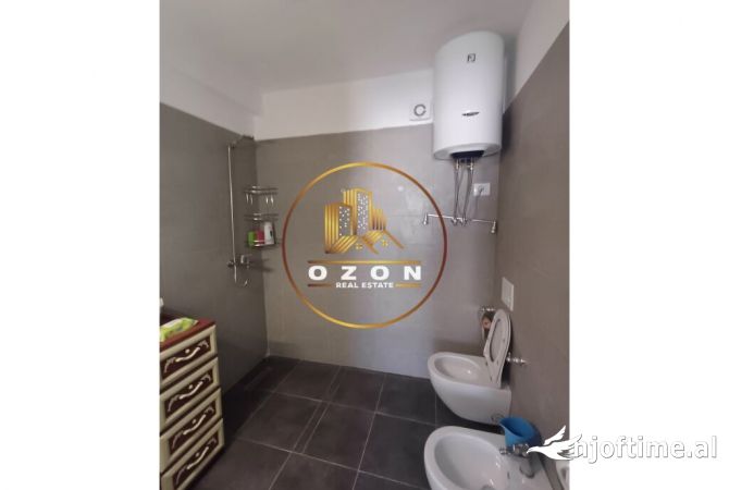 Shtepi ne shitje Apartament ne Tirane, 2+1, Mobilimi E mobiluar, Pagesa 14,600,000  Leke.