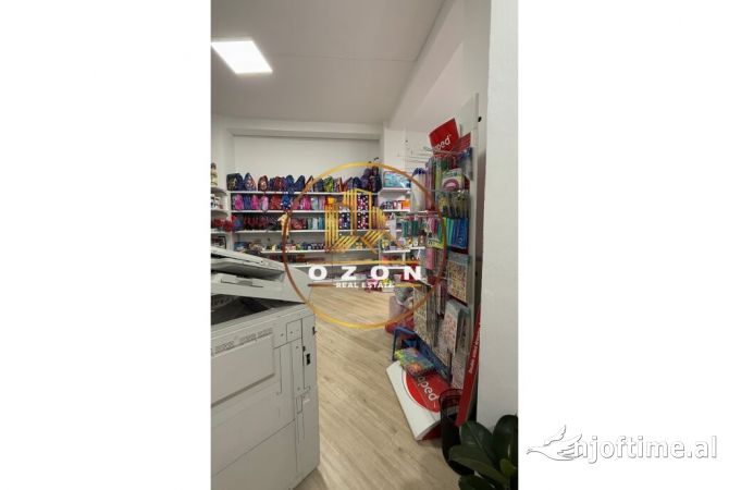 Ambiente Commerciale in Vendita 1+1 a Tirana - 2,000,000 Leke