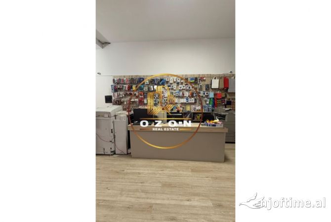 Shitet biznesi ( Kancelari ) buze rruge , ne Astir!