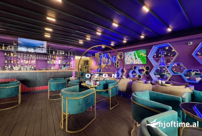 Ambiente Commerciale in Vendita 2+1 a Tirana - 430,000 Euro