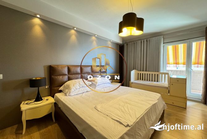 Shtepi ne shitje Apartament ne Tirane, 4+1, Mobilimi E mobiluar, Pagesa 280,000  Euro.