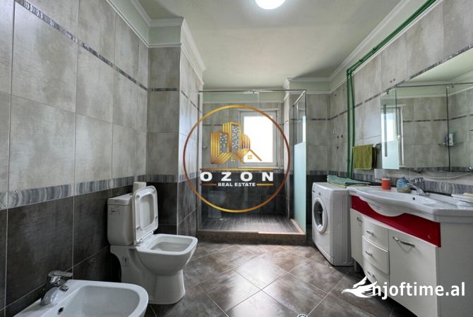 Shtepi ne shitje Apartament ne Tirane, 4+1, Mobilimi E mobiluar, Pagesa 280,000  Euro.