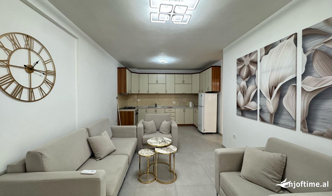 Shtepi me qera Apartament ne Tirane, 2+1, Mobilimi Pjeserisht e mobiluar, Pagesa 600  Euro.