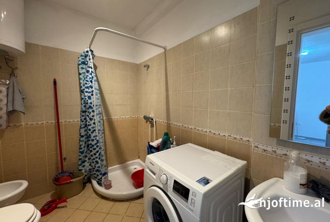 Shtepi me qera Apartament ne Tirane, 2+1, Mobilimi Pjeserisht e mobiluar, Pagesa 600  Euro.
