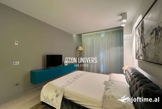 Shtepi ne shitje Penthose(kati i fundit panoramik) ne Tirane, 3+1, Mobilimi E mobiluar, Pagesa 650,000  Euro.