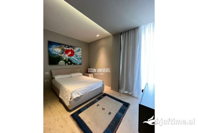 Shtepi ne shitje Penthose(kati i fundit panoramik) ne Tirane, 3+1, Mobilimi E mobiluar, Pagesa 650,000  Euro.