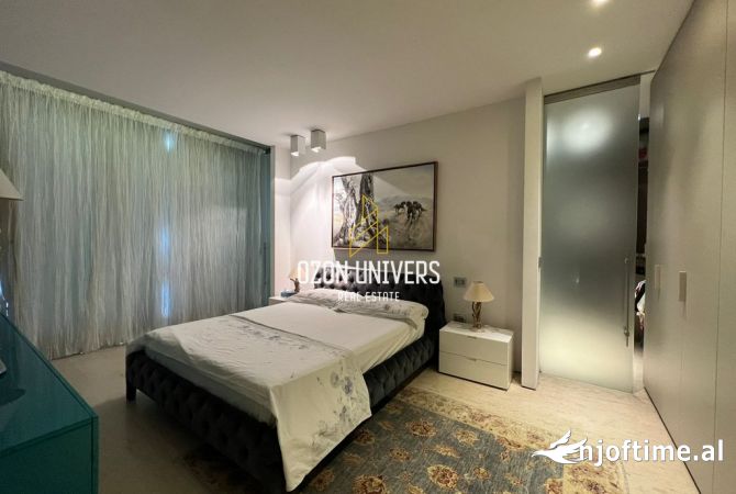 Shtepi ne shitje Penthose(kati i fundit panoramik) ne Tirane, 3+1, Mobilimi E mobiluar, Pagesa 650,000  Euro.