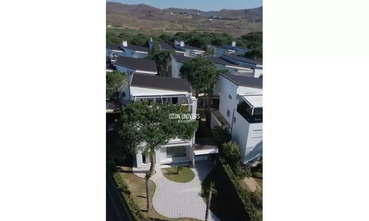 Villa di lusso in vendita a Durazzo 4+1, Arredato