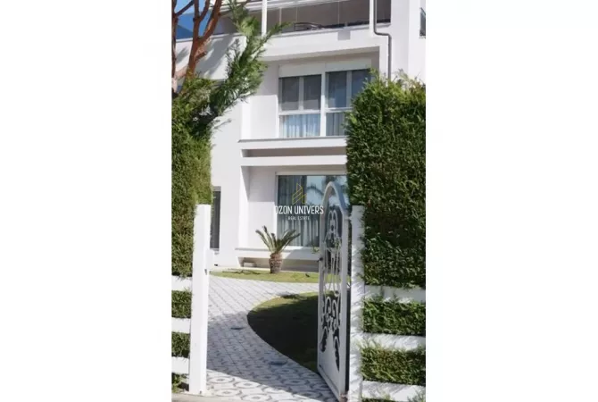 Villa di lusso in vendita a Durazzo 4+1, Arredato