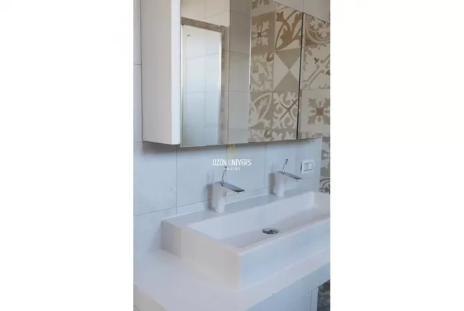 Villa di lusso in vendita a Durazzo 4+1, Arredato