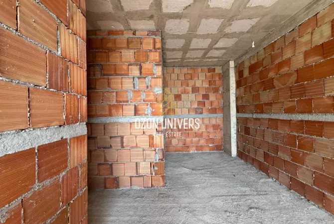 Shtepi ne shitje Apartament ne Vlore, 1+1, Mobilimi Bosh, pa mobiluar, Pagesa 248,640  Euro.