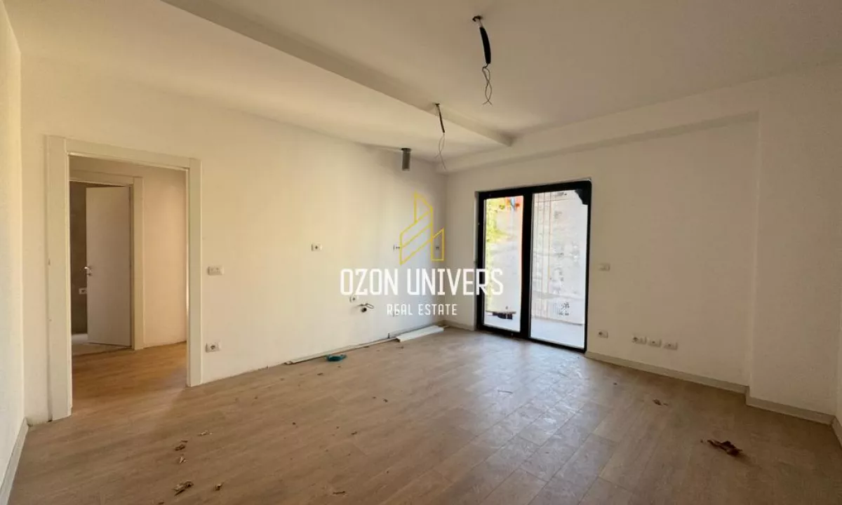 Shtepi ne shitje Apartament ne Tirane, 2+1, Mobilimi Bosh, pa mobiluar, Pagesa 328,440  Euro.