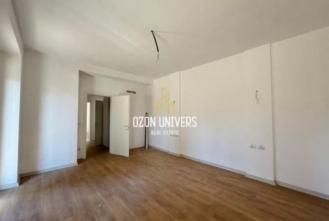 Shtepi ne shitje Apartament ne Tirane, 2+1, Mobilimi Bosh, pa mobiluar, Pagesa 328,440  Euro.