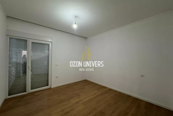 Shtepi ne shitje Apartament ne Tirane, 6+1, Mobilimi Bosh, pa mobiluar, Pagesa 730,000  Euro.