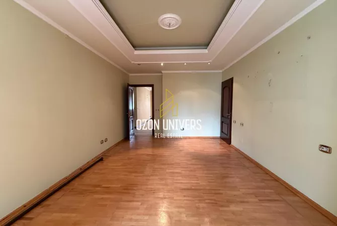 Shtepi ne shitje Apartament ne Tirane, 2+1, Mobilimi Pjeserisht e mobiluar, Pagesa 350,000  Euro.